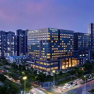 Doubletree By Hilton Airport Отель